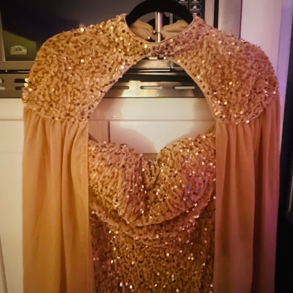 NEW Never Worn Sleeveless Gold Color Sequin Full Length Gown-Full Shoulder Cape
